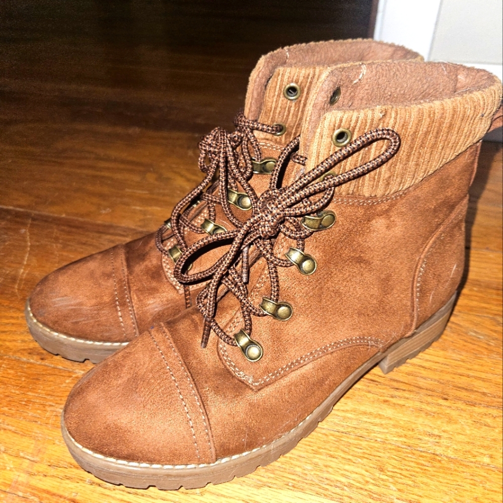 Brown Lace-Up Boots By Universal Thread Size 7